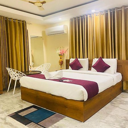 Hotel Kp Suites Metro Хидерабад Екстериор снимка
