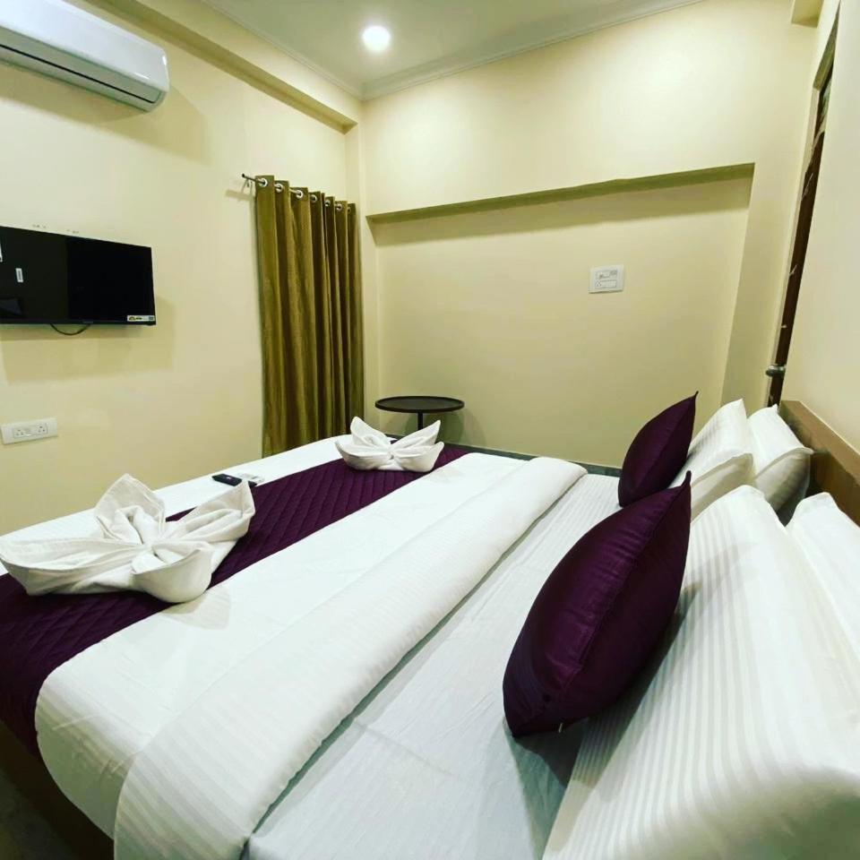 Hotel Kp Suites Metro Хидерабад Екстериор снимка