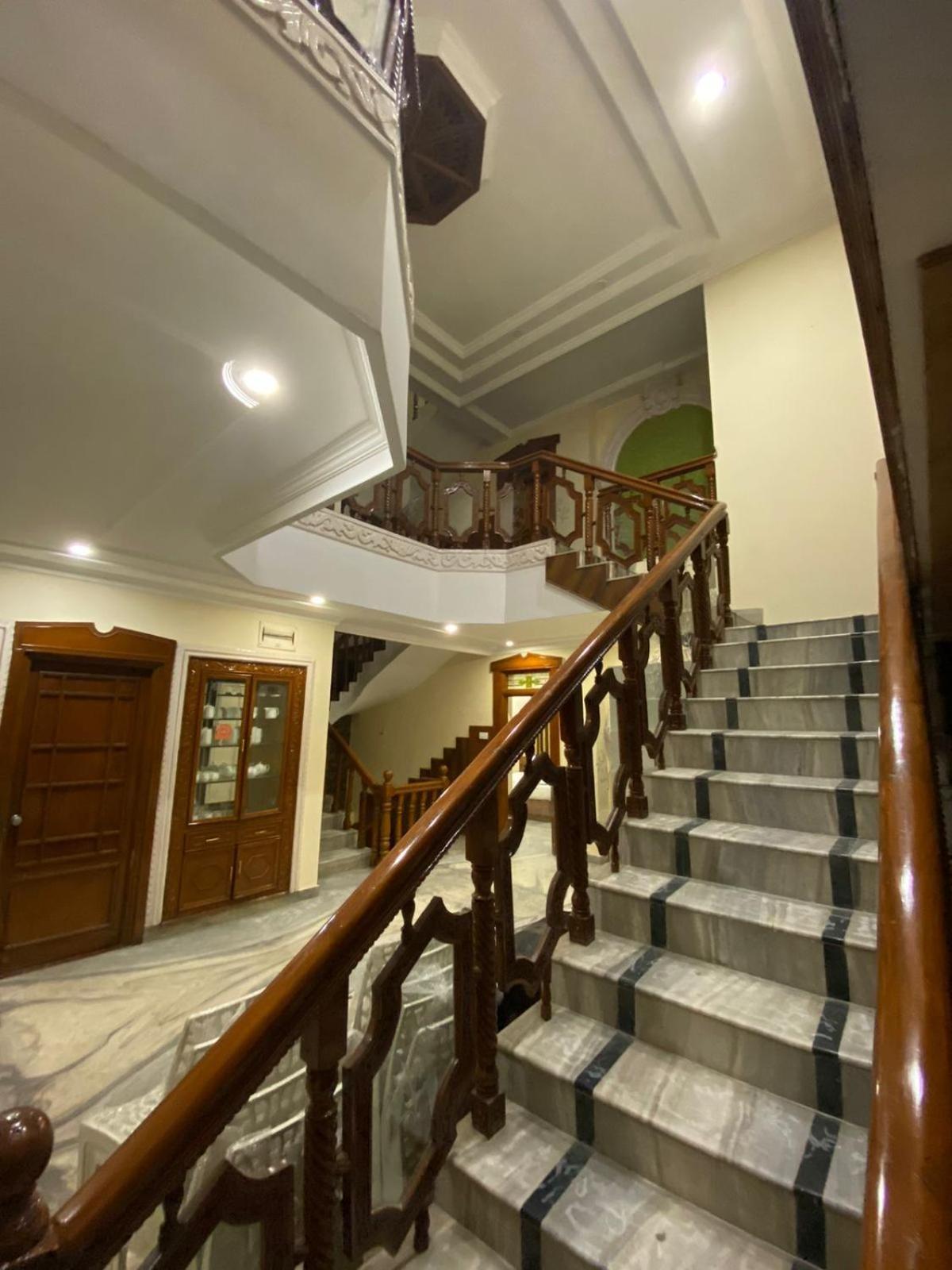 Hotel Kp Suites Metro Хидерабад Екстериор снимка