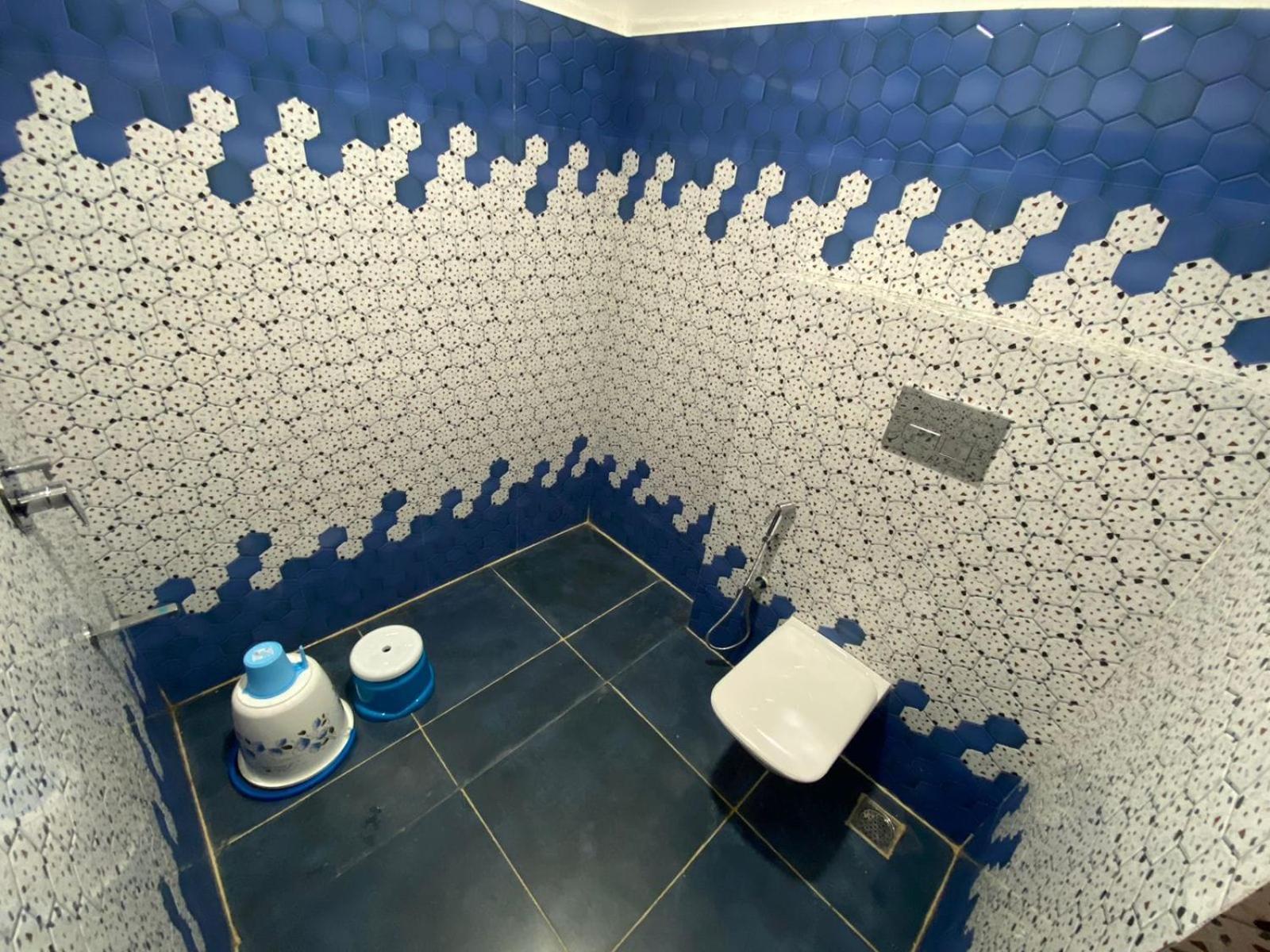 Hotel Kp Suites Metro Хидерабад Екстериор снимка